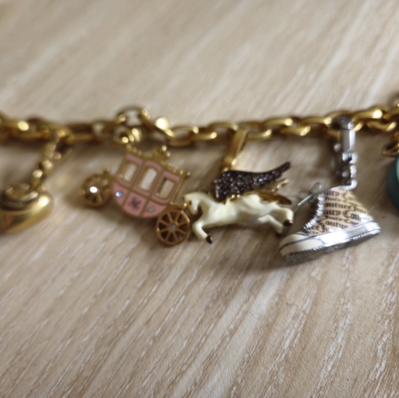 Juicy Couture Vintage Charm Bracelet 5 charms included - Picture 6 of 8